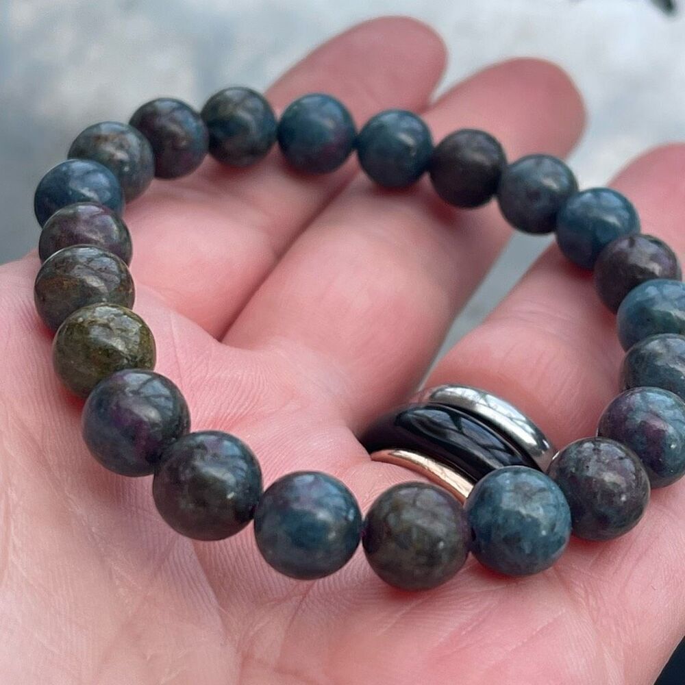 Ruby Fuchsite with Kyanite beaded bracelet 6.75” crystal healing emotional suppo